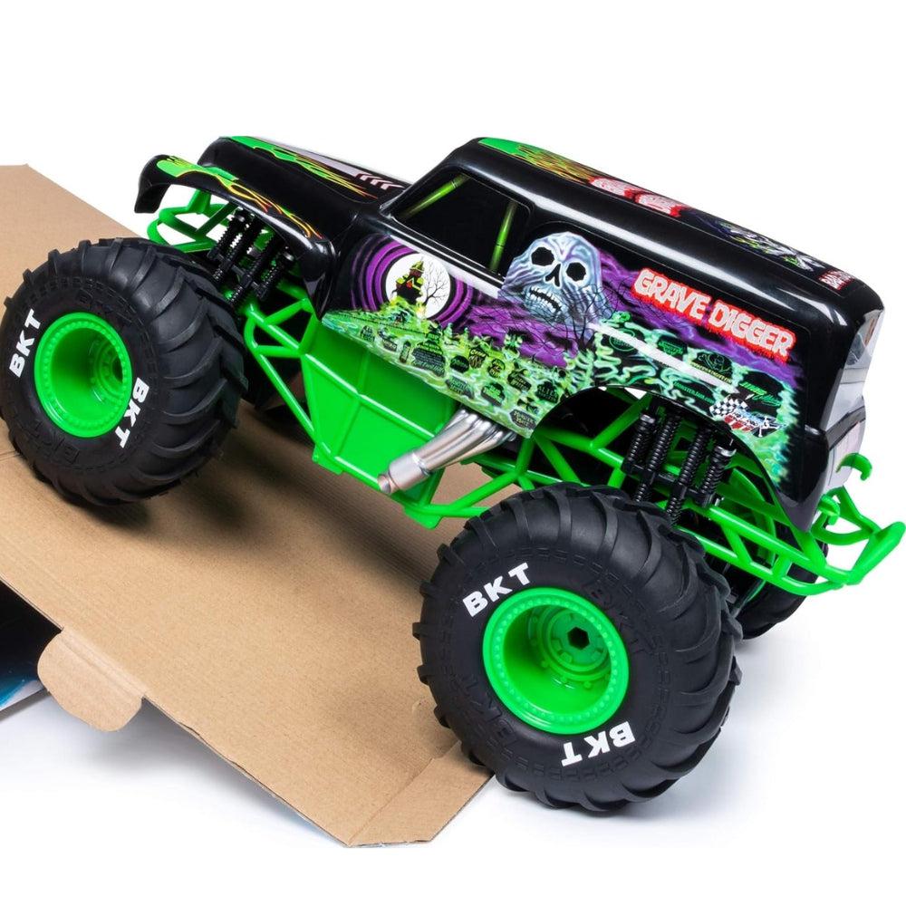 Monster Jam 1-15 Grave Digger Remote Control Monster Truck