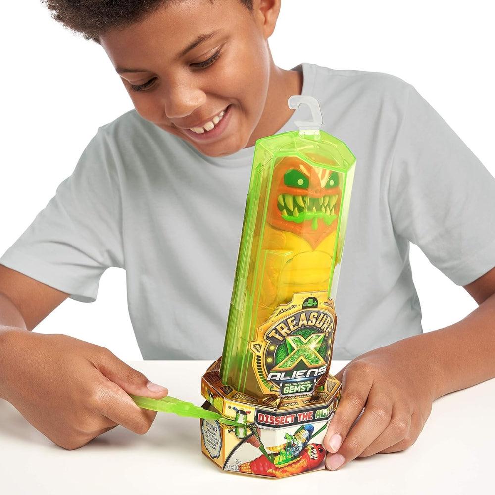 Treasure X Aliens - Dissection Kit With Slime, Action Figure, And Treasure